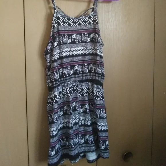 Girls Romper SIZE M - Picture 7 of 11